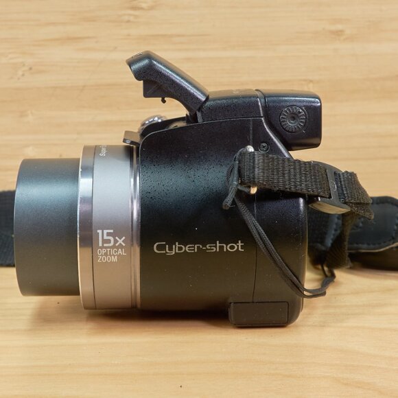 Sony Cybershot DSC-H7 8.1MP Digital Camera, 15x Optical Zoom, Made in Japan - Picture 3 of 8